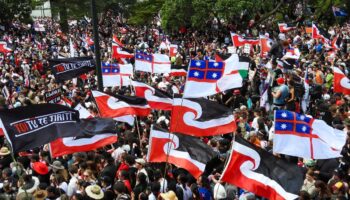 35,000 crowd New Zealand's Parliament grounds in support of Māori rights