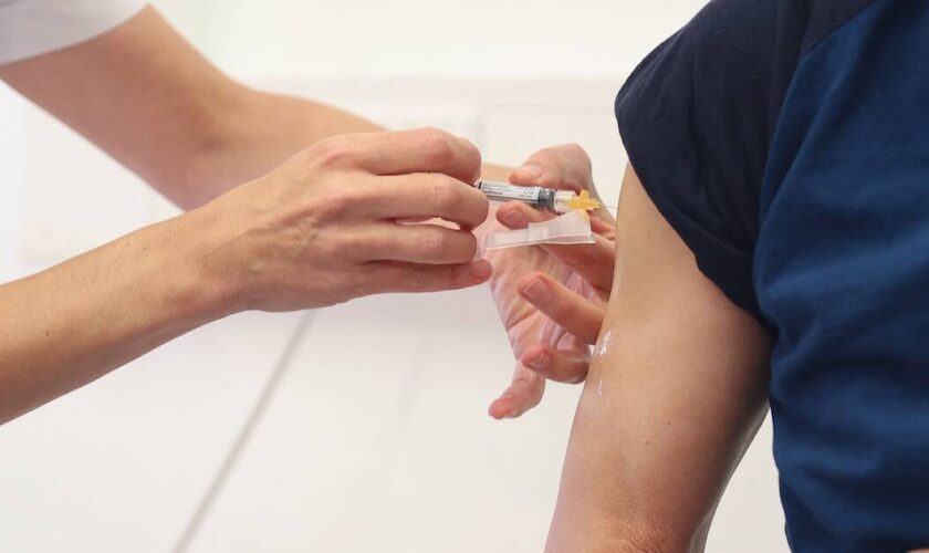 Un hôpital a-t-il organisé un concours de la «seringue d’or» pour inciter à la vaccination?