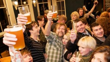 Pub lovers tell Americans why they can never replicate 'vibe' of British boozer