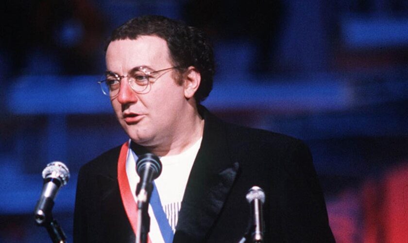 « Moi, je suis le semeur de merde » : en 1980, la candidature de Coluche à la présidentielle racontée dans « le Nouvel Obs »