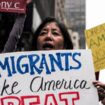 Des jeunes immigrés manifestent le 5 octobre 2017 à New York contre l'abrogation par le président américain Donald Trump d'un décret les protégeant de l'expulsion