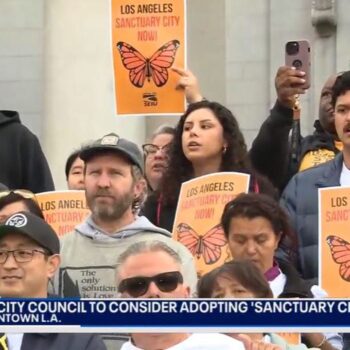 Los Angeles passes sanctuary city ordinance in wake of Trump election victory