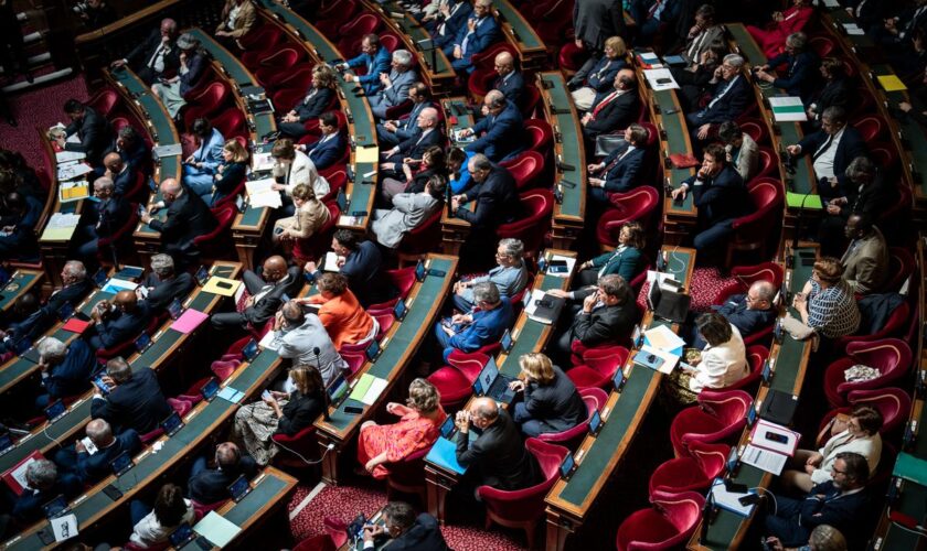 Dérapage du budget : le Sénat fustige « l’attentisme » et « l’inaction » des précédents gouvernements