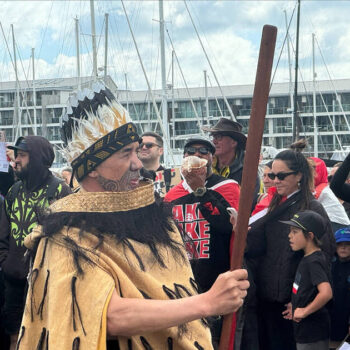 Manifestation massive, haka d’une députée… En Nouvelle-Zélande, les droits des Maoris au cœur d’une bataille politique