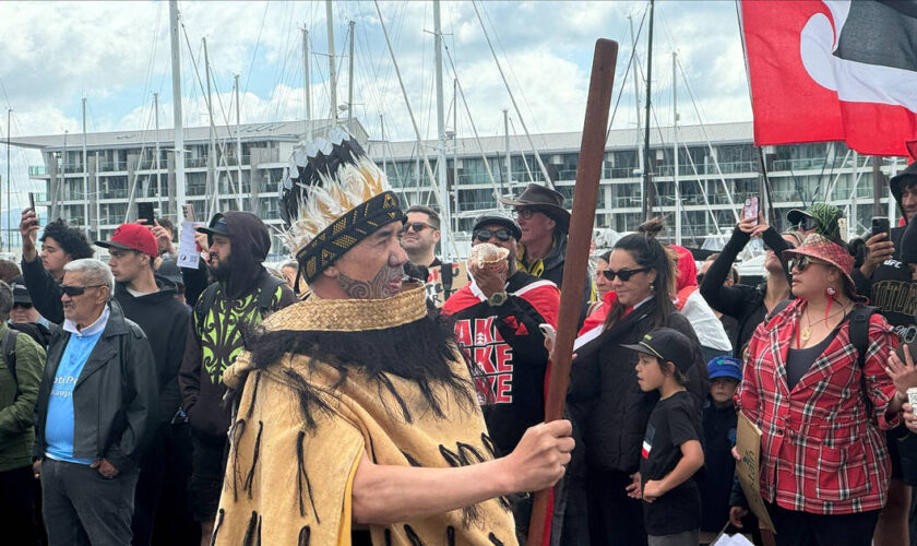 Manifestation massive, haka d’une députée… En Nouvelle-Zélande, les droits des Maoris au cœur d’une bataille politique