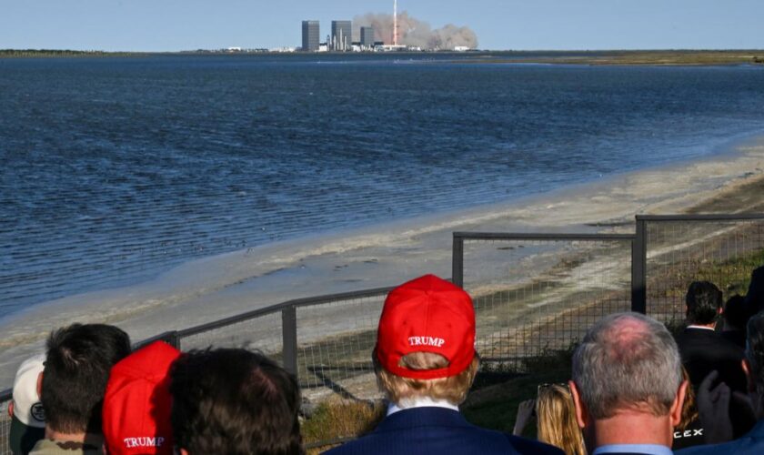 SpaceX échoue à rattraper sa fusée Starship, sous les yeux de Trump