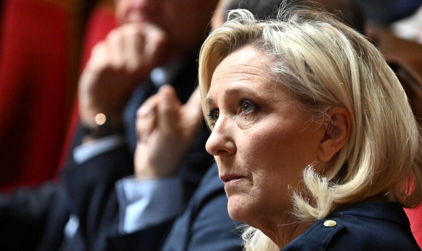 La présidente du Rassemblement national (RN), Marine Le Pen, assiste à une séance de questions au gouvernement à l'Assemblée nationale, à Paris, le 4 juillet 2023