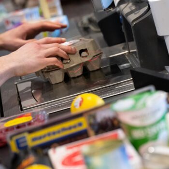 Preisvergleich: Discounter oder Supermarkt: Wo ist es günstiger?