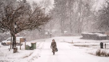 More snow to fall over the weekend as Met Office issues new warnings