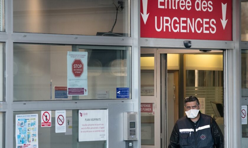 Dans le bassin grenoblois, les médecins demandent parfois aux malades "de ne pas venir aux urgences, alors que leur état le nécessiterait" (photo d'illustration).