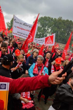 „Draußen werden gleich tausende Kollegen den Verhandlungsprozess unterstützen“