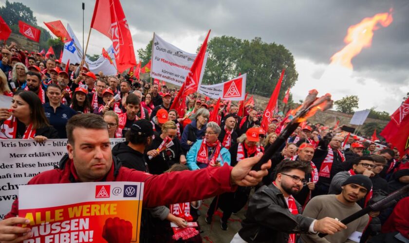 „Draußen werden gleich tausende Kollegen den Verhandlungsprozess unterstützen“