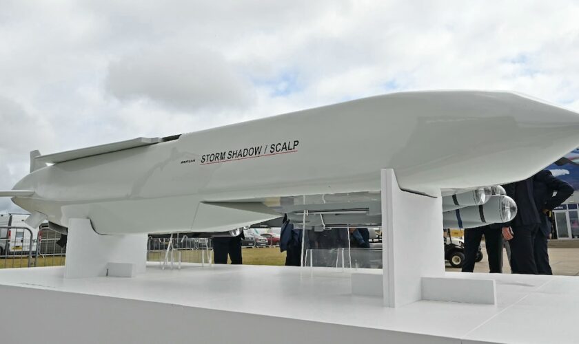 Un missile de croisière franco-britannique Storm Shadow / Scalp au salon de Farnborough près de Londres le 22 juillet 2024