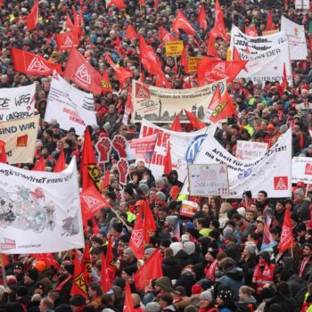 Lautstarker Protest in Wolfsburg – „Die Menschen hier sind sehr besorgt“