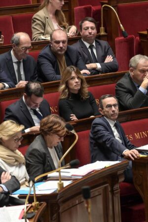 Budget 2025 : la gauche menace de censurer le gouvernement, l’extrême droite aussi