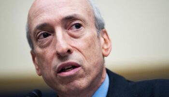 Gary Gensler, le gendarme des marchés (SEC) que Donald Trump a dans le viseur, démissionne