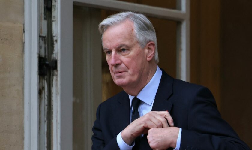 Le Premier ministre Michel Barnier, sur le perron de Matignon, jeudi 21 novembre 2024.