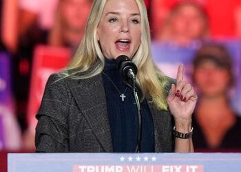 Donald Trump nominiert Verbündete Pam Bondi als US-Justizministerin