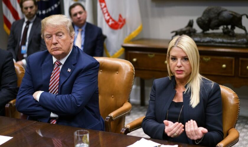 Donald Trump remplace le controversé Matt Gaetz à la Justice par l'ex-procureure Pam Bondi