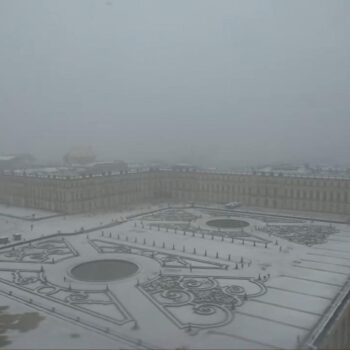 Neige à Paris et en Île-de-France : Château de Versailles, Disneyland, Tour Eiffel ou Montmartre… les flocons recouvrent ces lieux iconiques