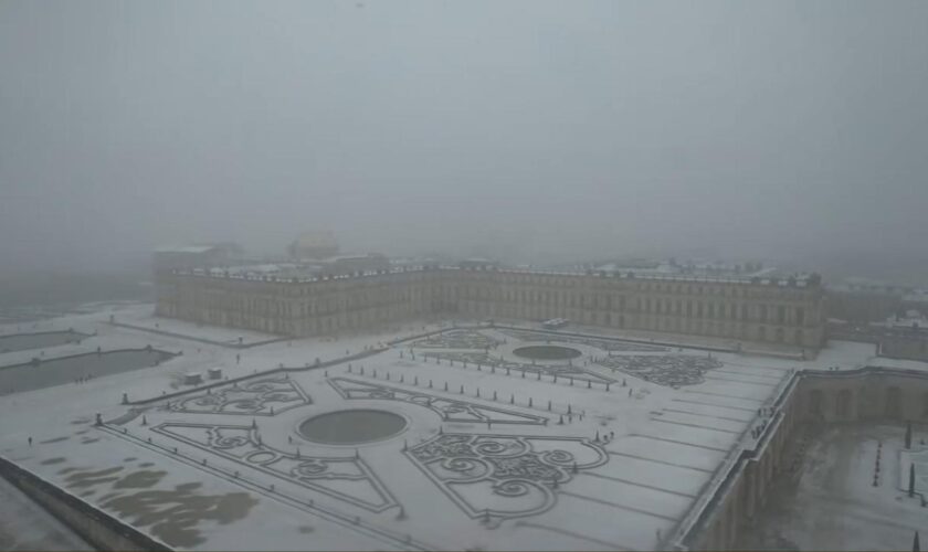 Neige à Paris et en Île-de-France : Château de Versailles, Disneyland, Tour Eiffel ou Montmartre… les flocons recouvrent ces lieux iconiques