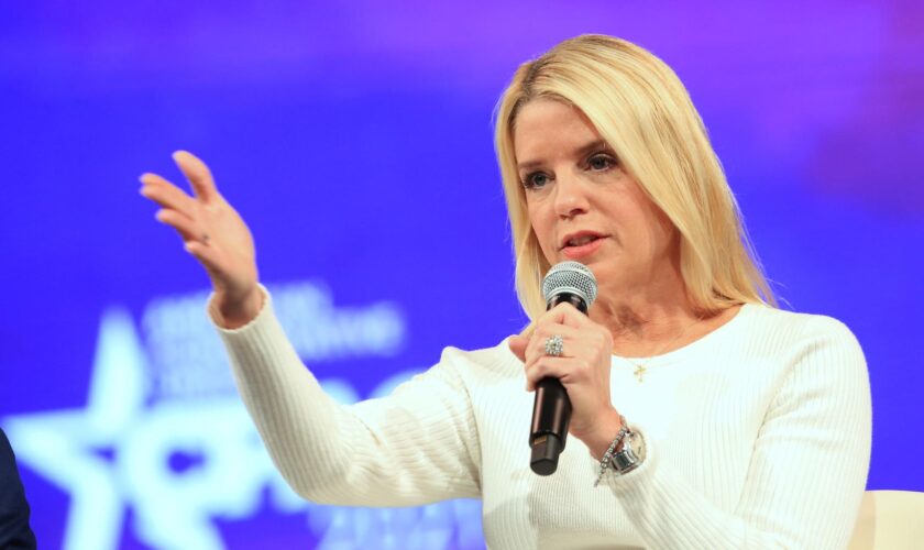 Pam Bondi nommée par Donald Trump pour remplacer Matt Gaetz au ministère de la Justice