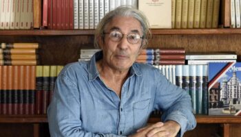 L'écrivain algérien Boualem Sansal, dans sa maison, le 17 août 2015, à Boumerdès, à l'est d'Alger