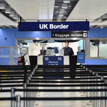 L’aéroport de Londres Gatwick évacue une «grande partie» du terminal sud en raison d’un «incident de sécurité»