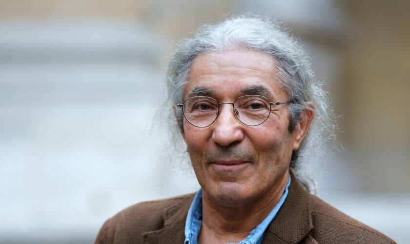 L'écrivain algérien Boualem Sansal vient de recevoir le Grand Prix du Roman de l'Académie française à Paris le 29 octobre 2015