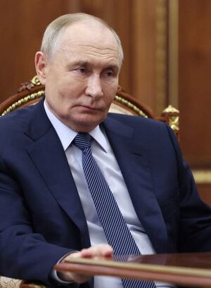 Vladimir Putin calls secret meeting tonight after threatening UK with hypersonic missile