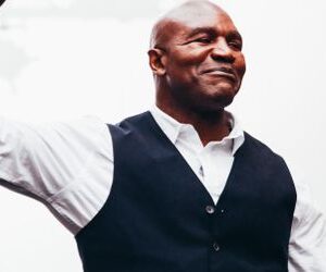 Mike Tyson gegen Jake Paul: Evander Holyfield kritisiert Tysons Kampfleistung