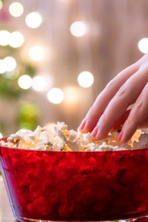 Holiday gatherings can lead to stress eating: Try these 5 tips to control it