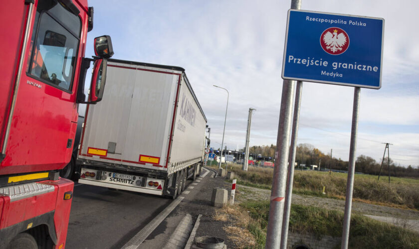 Colère agricole : en Pologne, des manifestants bloquent un passage frontalier avec l’Ukraine