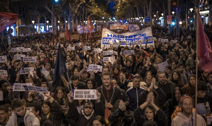 Spanien : Tausende demonstrieren in Barcelona für bezahlbaren Wohnraum