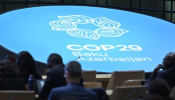 Les pays occidentaux ont relevé samedi leur engagement financier envers les pays en développement pour la lutte contre le changement climatique mais nombre de pays se préparent à repartir mécontents de la conférence de l'ONU à Bakou