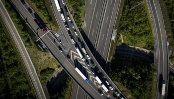 Autobahnausbau in der Schweiz: Weniger Strassen, weniger Ausländer?