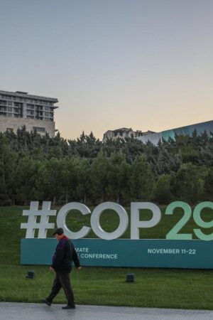 Nuits blanches, suspensions et colère pour une fin de COP 29 houleuse