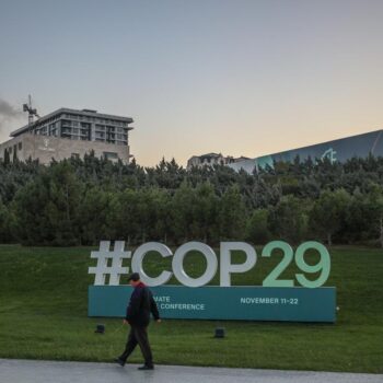 Nuits blanches, suspensions et colère pour une fin de COP 29 houleuse