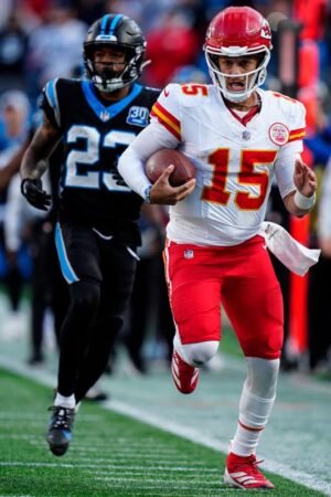 Kansas City Chiefs back to winning ways against Carolina Panthers