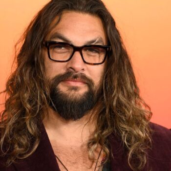 Für Jason Momoa beginnt die Weihnachtszeit erst mit Liedern von Hollywood-Ikone Barbra Streisand. (Fotoarchiv) Foto: Evan Agosti