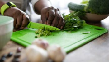 Vos ustensiles de cuisine sont sûrement plus nocifs qu'ils n'en ont l'air, voici par quoi les remplacer