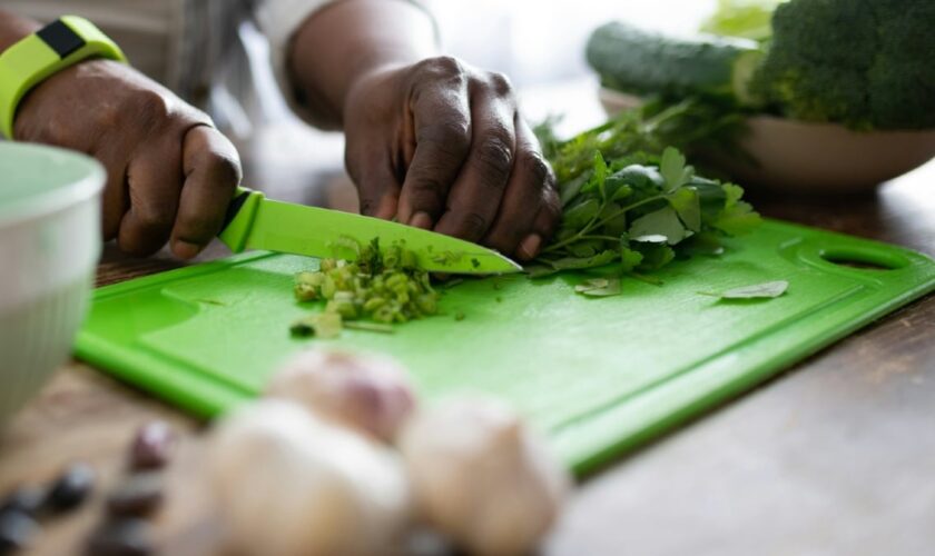 Vos ustensiles de cuisine sont sûrement plus nocifs qu'ils n'en ont l'air, voici par quoi les remplacer