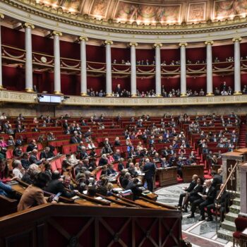 Réforme des retraites : un millier d’amendements de la droite et des macronistes contre l’abrogation