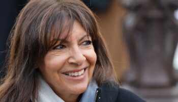 Paris' mayor Anne Hidalgo attends a ceremony at the Tomb of the Unknown Soldier at the Arc de Triomphe in Paris on November 11, 2023, as part of commemorations marking the 105th anniversary of the November 11, 1918 Armistice, ending World War I (WWI). (Photo by Ludovic MARIN / POOL / AFP)