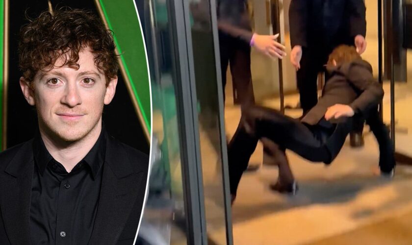 'Wicked' star slips and falls during London premiere