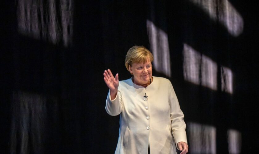 Die frühere Bundeskanzlerin Angela Merkel gibt sich bei der Vorstellung ihrer Memoiren schlagfertig und ein wenig selbstkritisch