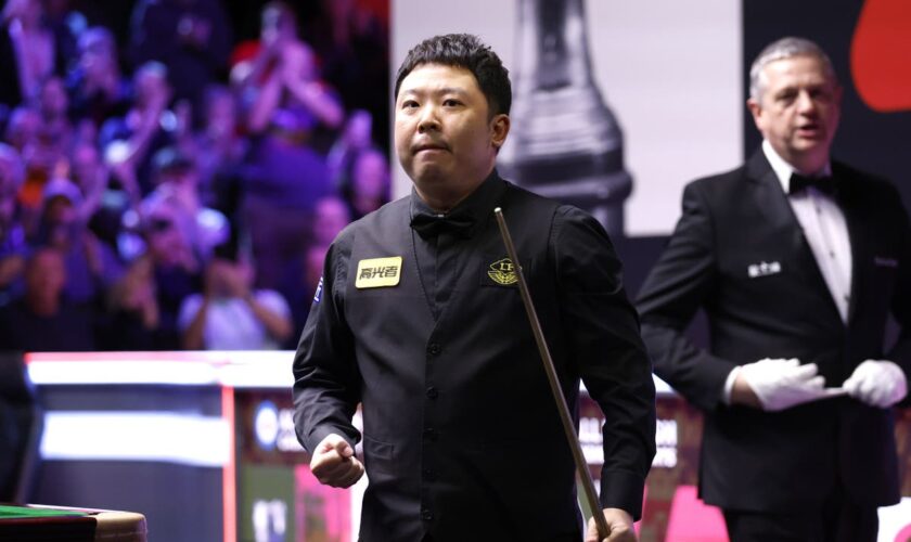 Zhang Anda hits 147 as Judd Trump and Neil Robertson fume at ‘unplayable’ table