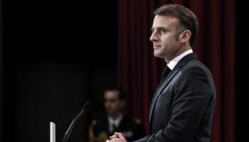 L’Elysée dément qu’Emmanuel Macron ait prédit que le gouvernement allait « tomber »