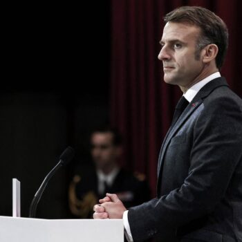 L’Elysée dément qu’Emmanuel Macron ait prédit que le gouvernement allait « tomber »