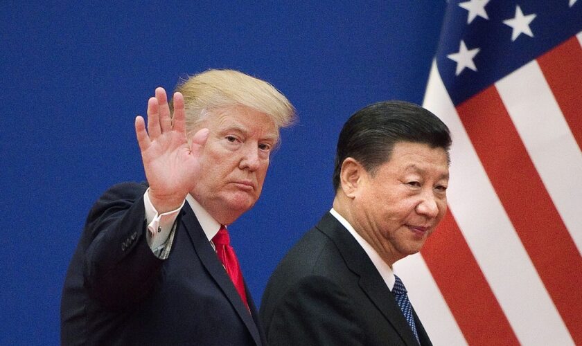 Les présidents des Etats-Unis Donald Trump (g) et de la Chine Xi Jinping, le 9 novembre 2017 à Pékin